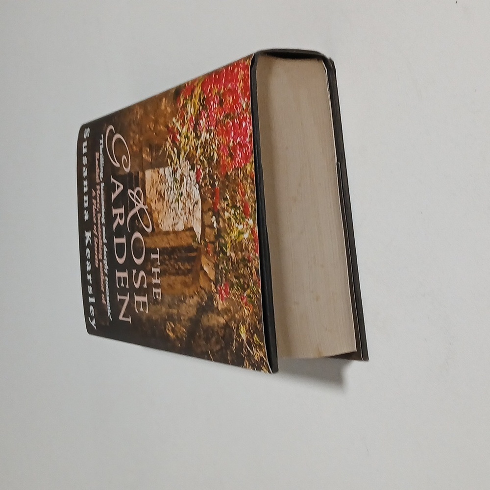 The Rose Garden by Susanna Kearsley Hardback Book - Picture 6 of 6